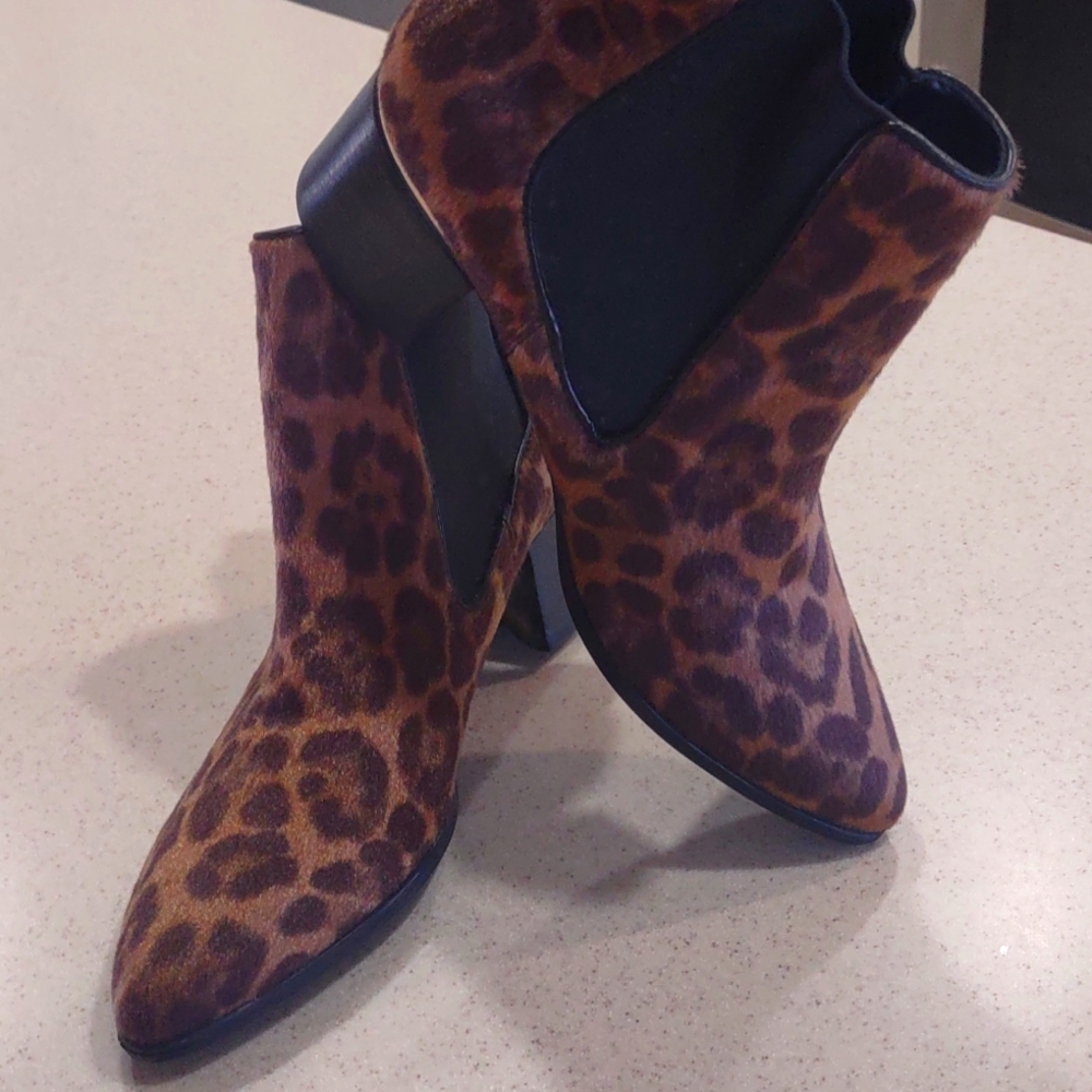 Nine West Faux Fur Animal Print Heeled Booties Size 8 Medium